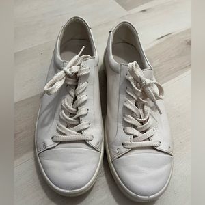 Ecco women’s soft 7 mono 2.0 size 8-8.5